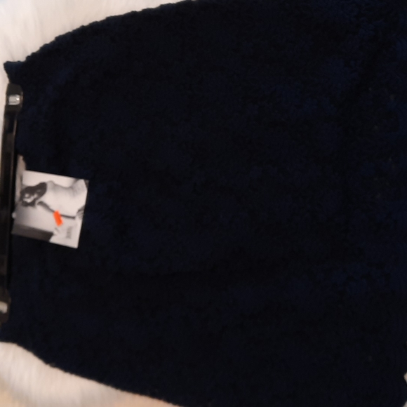 DONNA Suit/top& skirt - Picture 5 of 10